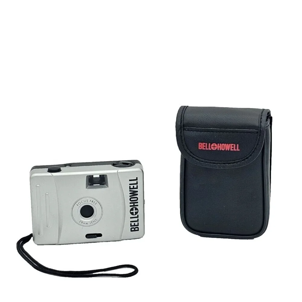 Vtg Bell Howell Point Shoot 35MM Camera Silver Focus Free 28MM Lens Black Case